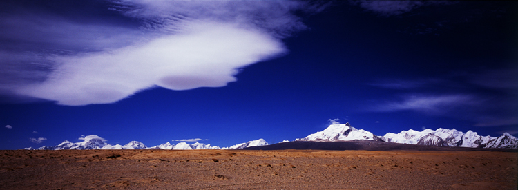 PhotoShop为风景照片天空调出西藏蓝色调4