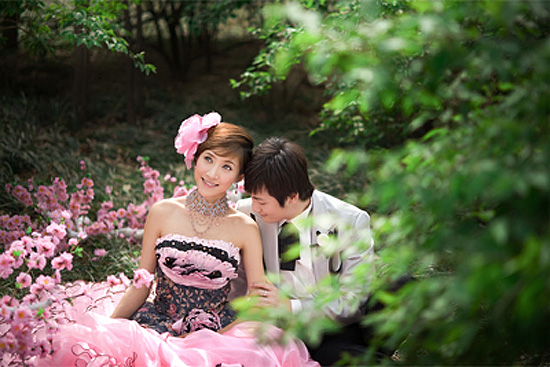 Photoshop打造漂亮时尚的暖色树林婚片教程2