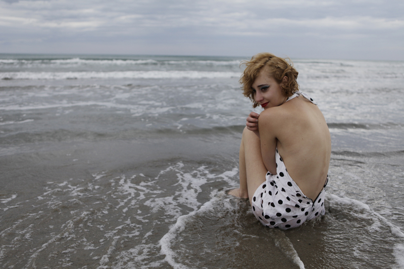PhotoShop给海滩美女调出怀旧欧美色调效果调色教程2