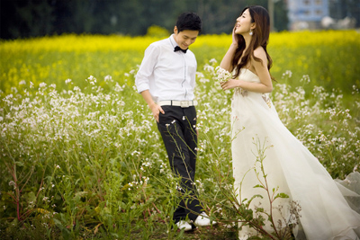 PhotoShop调色教程：给外景婚纱片调出淡黄绿色调效果2