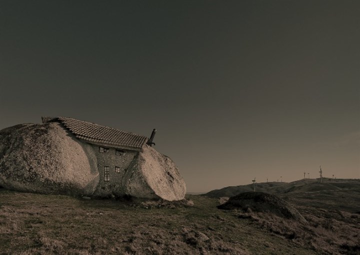 创建一幅超现实石屋风景照片9