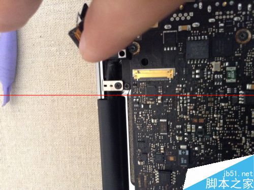 Macbook pro拆机深度清灰换电池的详细教程8