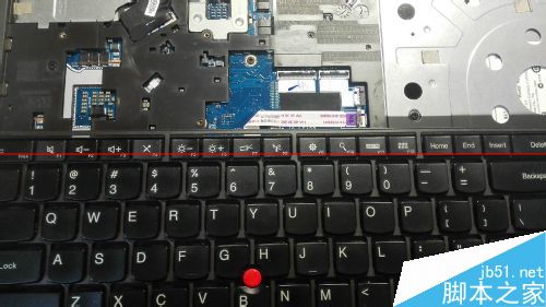 键盘怎么拆？联想ThinkPad E531键盘拆卸的方法6