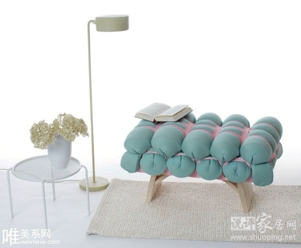 海绵床垫改造成创意沙发Zieharsofika6