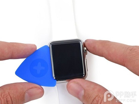 Apple Watch详细维修教程之取出内部电池6
