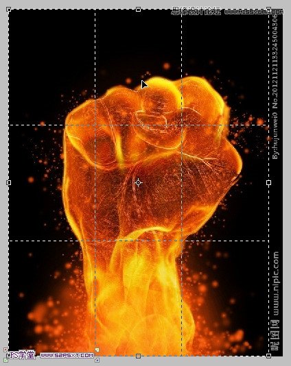 Photoshop使用通道工具抠出火焰燃烧的拳头6