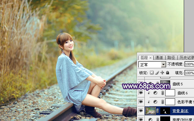 Photoshop打造小清新的淡黄色秋季铁轨美女图片43