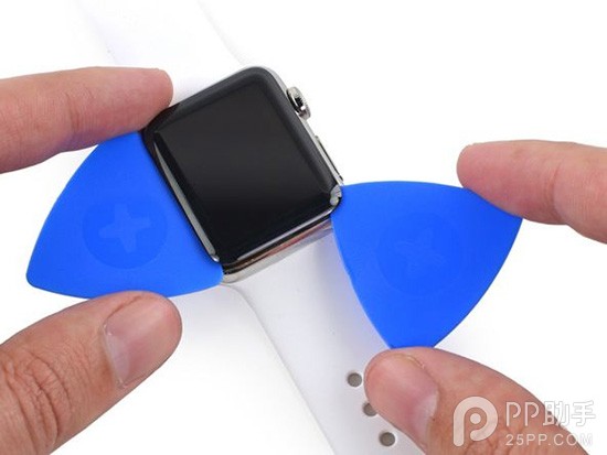 Apple Watch详细维修教程之取出内部电池7