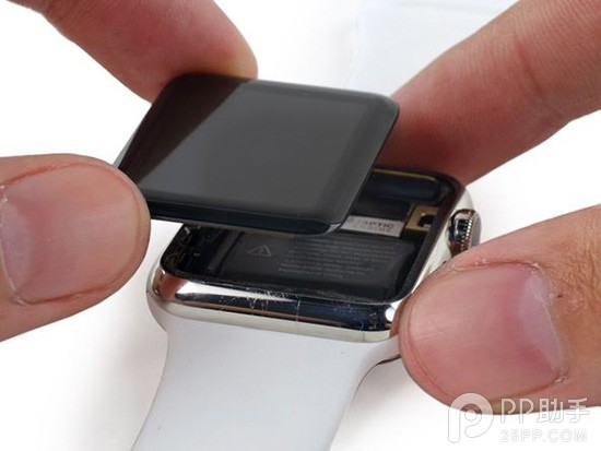 Apple Watch详细维修教程之取出内部电池10