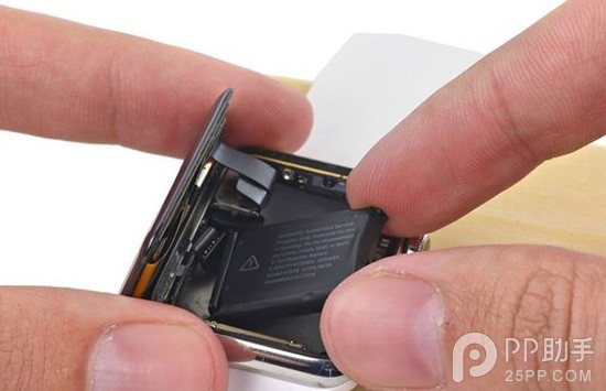 Apple Watch详细维修教程之取出内部电池14