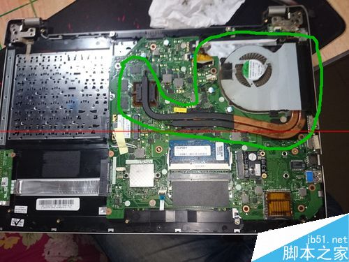 华硕S550系列笔记本怎么拆机清灰？5
