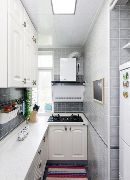 狭长小厨房简约风格设计案例2