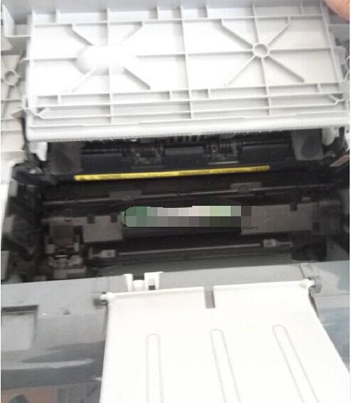 惠普1106打印机怎么加粉?7