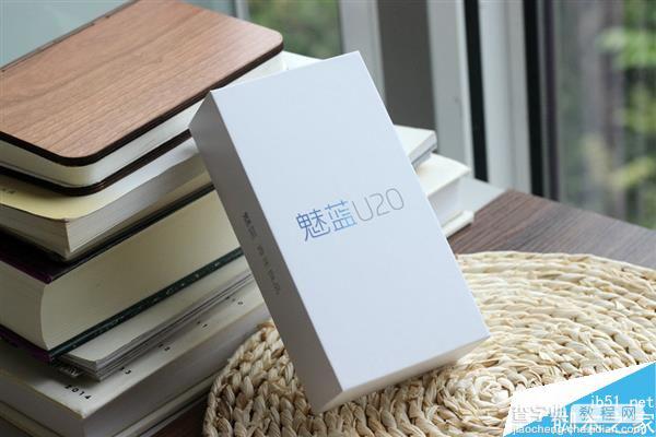 白色款魅蓝新机U20开箱图赏:双玻璃机身2