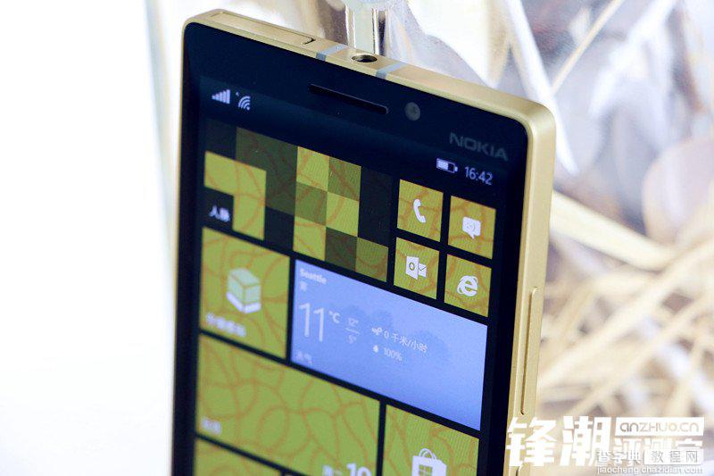 Lumia 930黄金版评测 诺基亚Lumia 930流金典藏版开箱高清图赏9