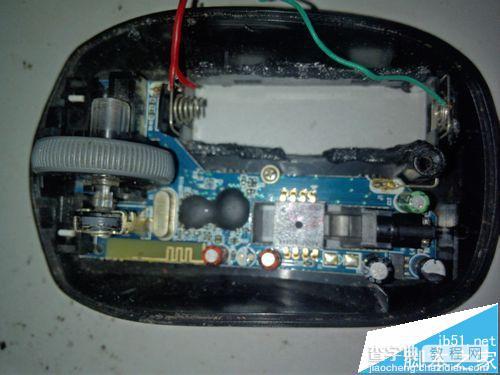 无线鼠标怎么拆卸安装充电电池?4