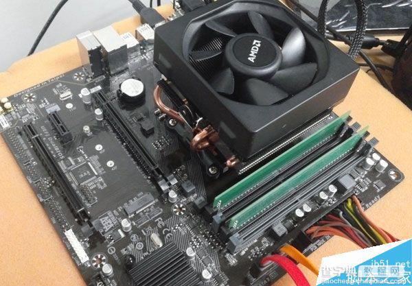 AMD AM4新接口主板B350图赏:支持DDR4内存2