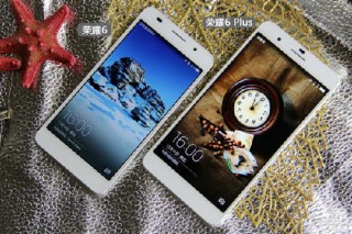 华为荣耀6 Plus开箱：荣耀6 Plus对比荣耀6图赏3
