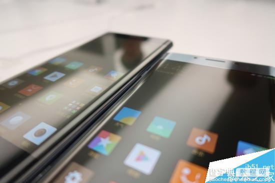 你更喜欢哪一款?小米Note 2亮黑和冰川银双色高清图赏2