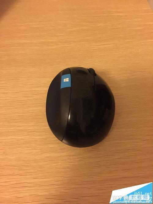 微软Sculpt Ergonomic Mouse大鼠标该怎么使用?9