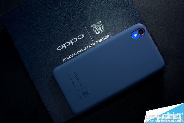 OPPO R9巴萨定制版真机图赏 红蓝配色+闪耀豪门风18
