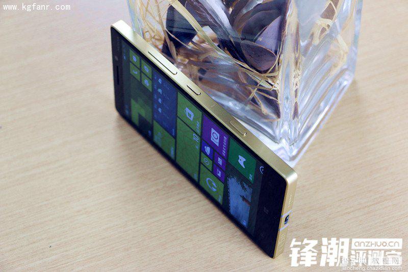 Lumia 930黄金版评测 诺基亚Lumia 930流金典藏版开箱高清图赏8