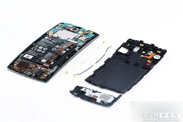 LG G Flex 2手机内部拆解图赏 弯弯的形设计性能却很强劲6
