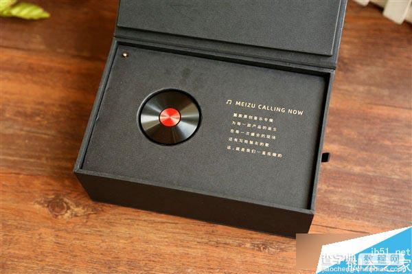 魅族原创音乐32GB OTG U盘开箱图赏 黑胶唱片设计逼格很高3