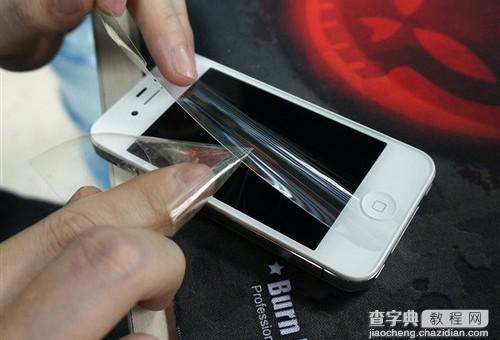 iPhone5s贴膜教程 手动为自己的iPhone5s贴膜图解7