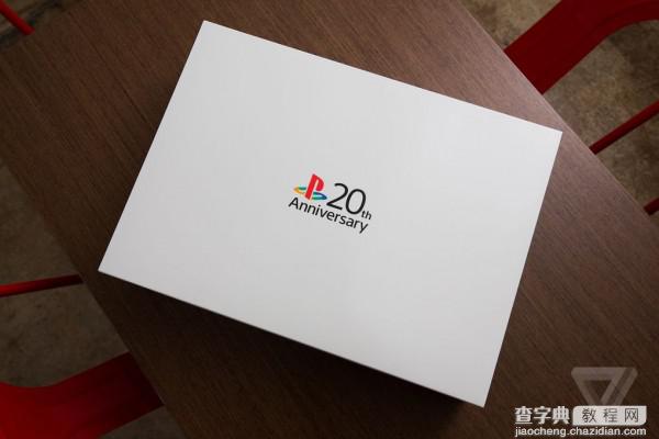 索尼20周年纪念版灰白色PS4开箱图赏2