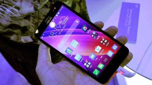 全球首款4GB内存手机华硕ZenFone2真机图赏2