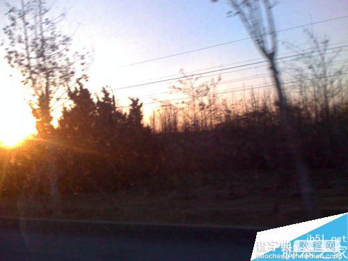 怎样在早晨乘车时捕捉美丽的朝阳画面?5