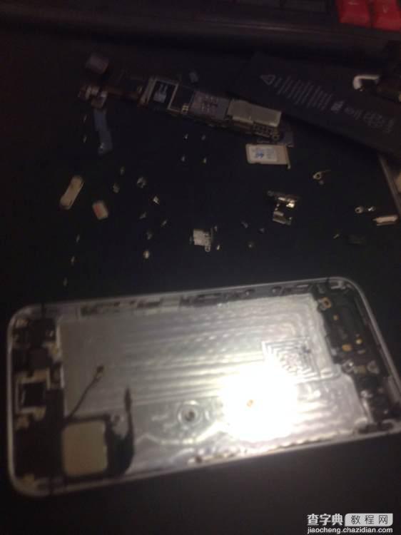 耗费一周：网友自己动手组装了一台iPhone5s ！2