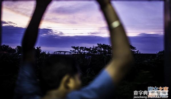 摄影师历时两个月记录最真实的火车上的印度人生活 看完震惊了10