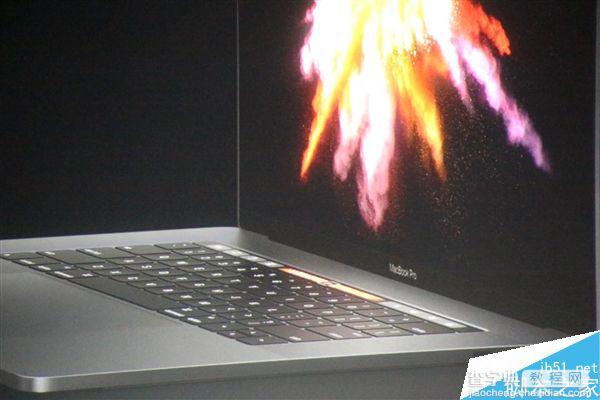 苹果全新MacBook Pro笔记本亮相:OLED触摸条大亮！7