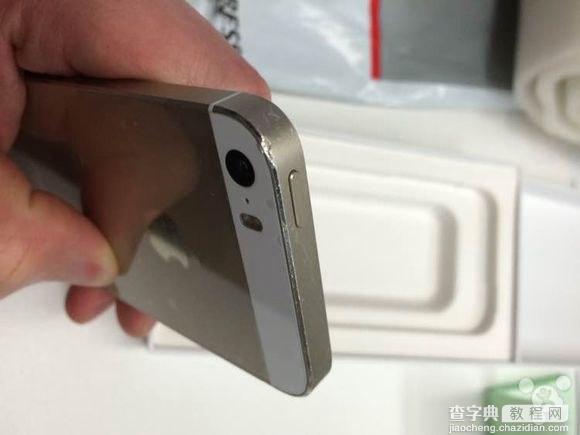 iPhone5s官翻版机身惨不忍睹 官翻iPhone5s开箱图赏(真机)4