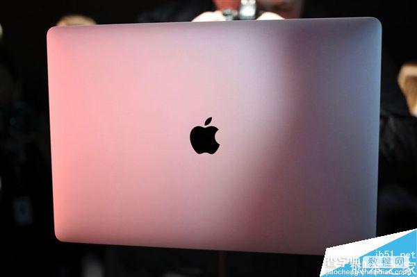 苹果全新Macbook Pro真机图赏和上手视频:触控屏逆天12