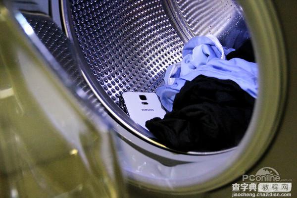 三星GALAXY S5暴力防水及耐用性能测试不惧洗衣机8