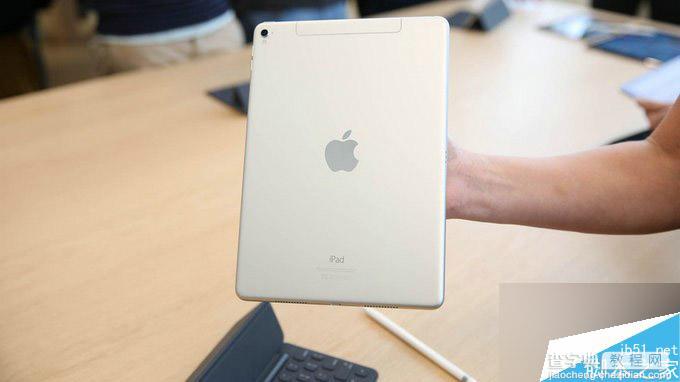 最新9.7英寸iPad Pro上手体验图赏:最适合我们习惯的大小7