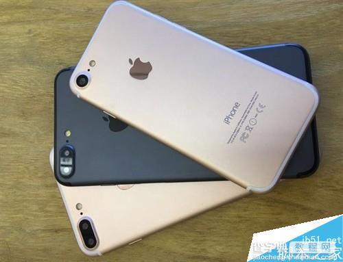iPhone7黑色真机对比iPhone5怎么样？iPhone7深空蓝有多黑？1