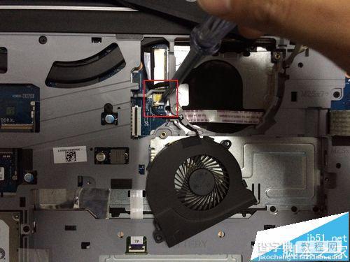 戴尔inspiron15 5547笔记本怎么拆机清灰?14