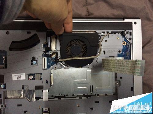 戴尔inspiron15 5547笔记本怎么拆机清灰?20