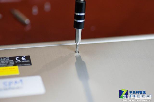 华硕ZenBook  UX501笔记本拆机全过程图解3