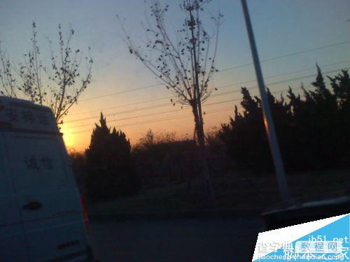 怎样在早晨乘车时捕捉美丽的朝阳画面?4