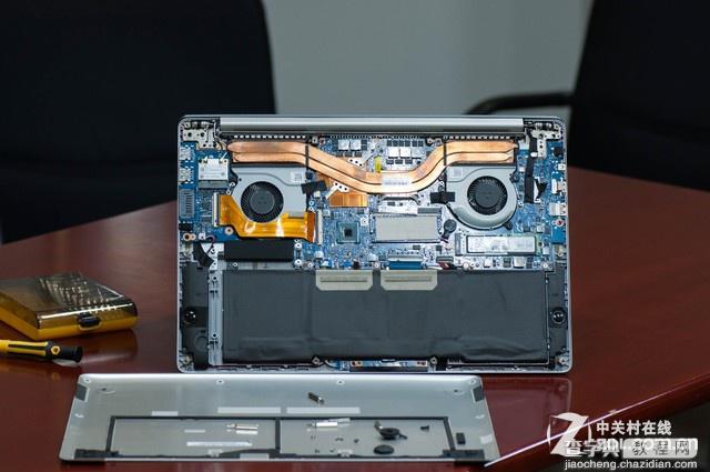 华硕ZenBook  UX501笔记本拆机全过程图解4