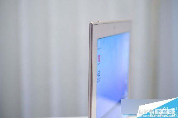 [图赏]东芝新款DynaPad：全球最轻最薄的12英寸平板7