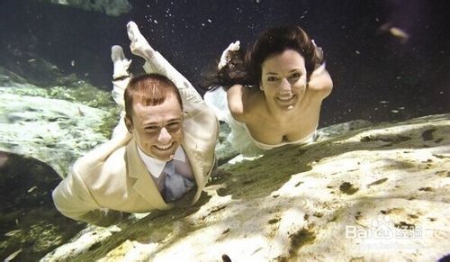 拍摄浪漫水中婚纱照需要注意事项及准备2