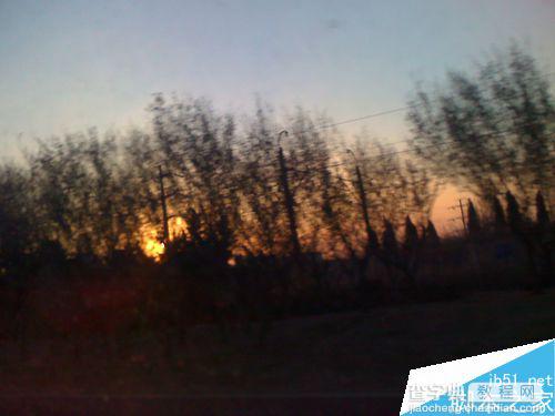 怎样在早晨乘车时捕捉美丽的朝阳画面?3