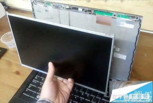 戴尔E6410笔记本怎么液晶屏幕? 戴尔E6410拆机过程9