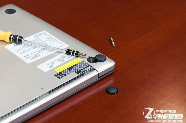 华硕ZenBook  UX501笔记本拆机全过程图解1